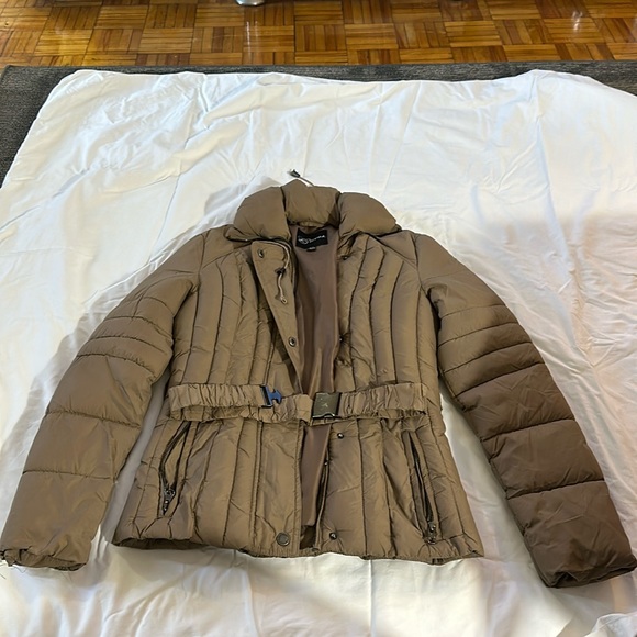 Guess jacket with belt. - Picture 1 of 2